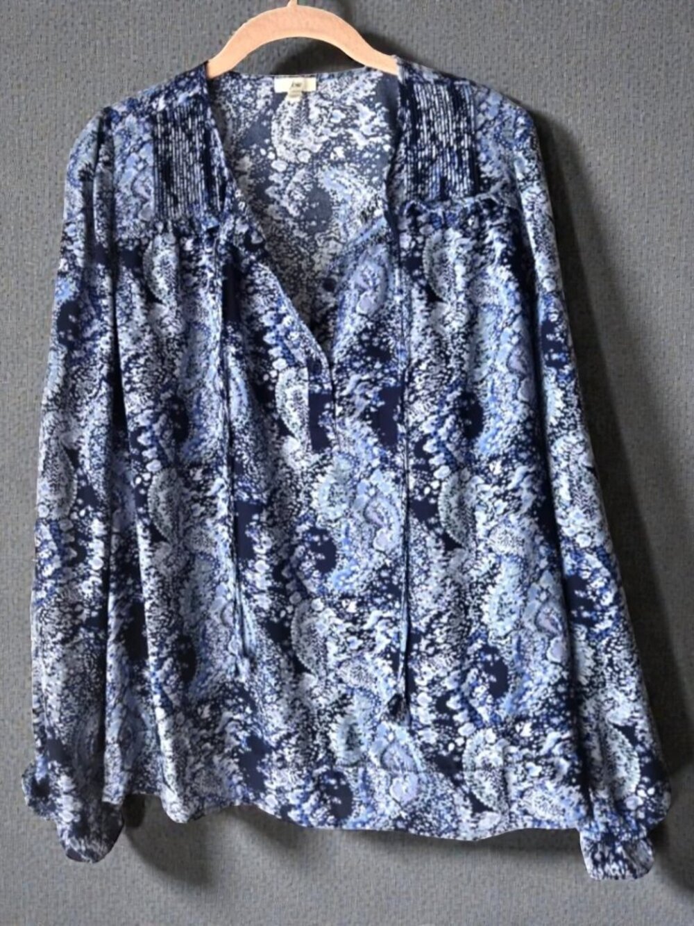 Joie Womens V Neck Blouse XS Blue Floral Paisley Silk Blend Long Sleeve Pleated